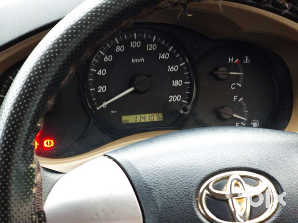 Toyota Innova 2.5 G (diesel) 8 Seater, 2015, Diesel