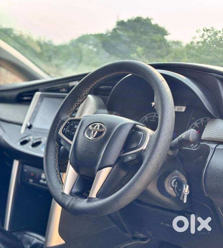 Toyota Innova Crysta 2.4 G Mt, 2025, Diesel