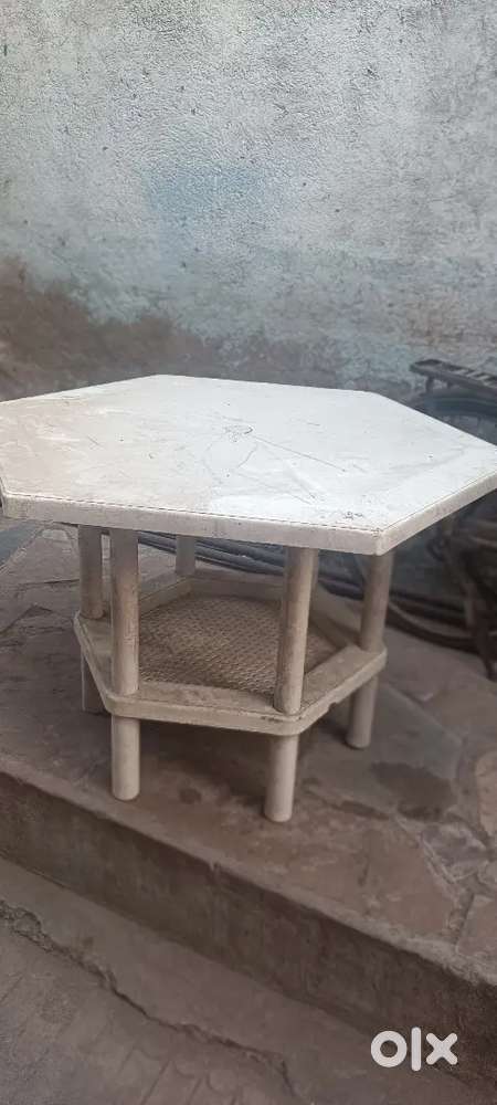 Dining table best quality plastic material