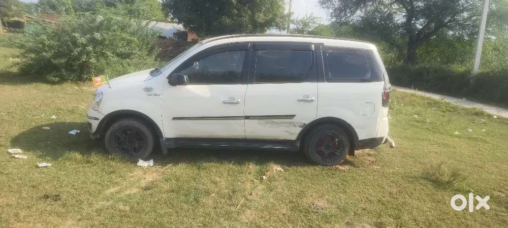 2013 Mahindra Xylo डीज़ल ऑटोमैटिक
