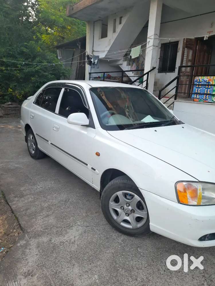 Hyundai Accent ( Petrol + Cng )