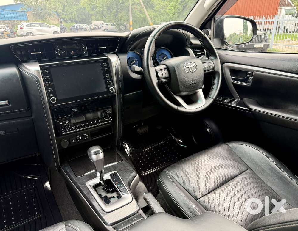 Toyota Fortuner [2021-ongoing] 2.7 2wd Petrol At, 2024, Petrol