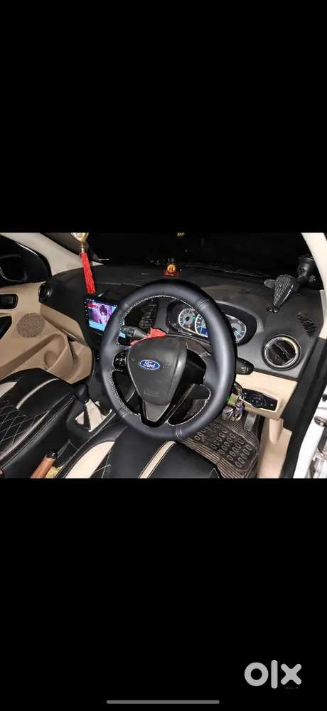 Ford Aspire Titatinium Blu 2017
