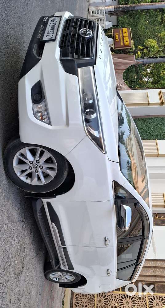 Toyota Innova Crysta 2.4 G Mt, 2016, Diesel