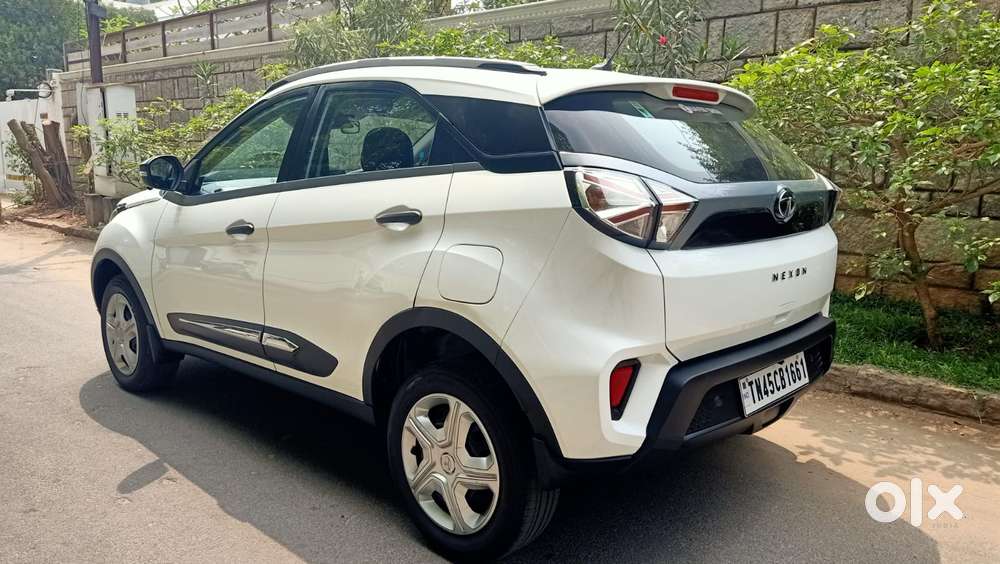 Tata Nexon 1.2 Revotron Xma Amt (s), 2022, Petrol