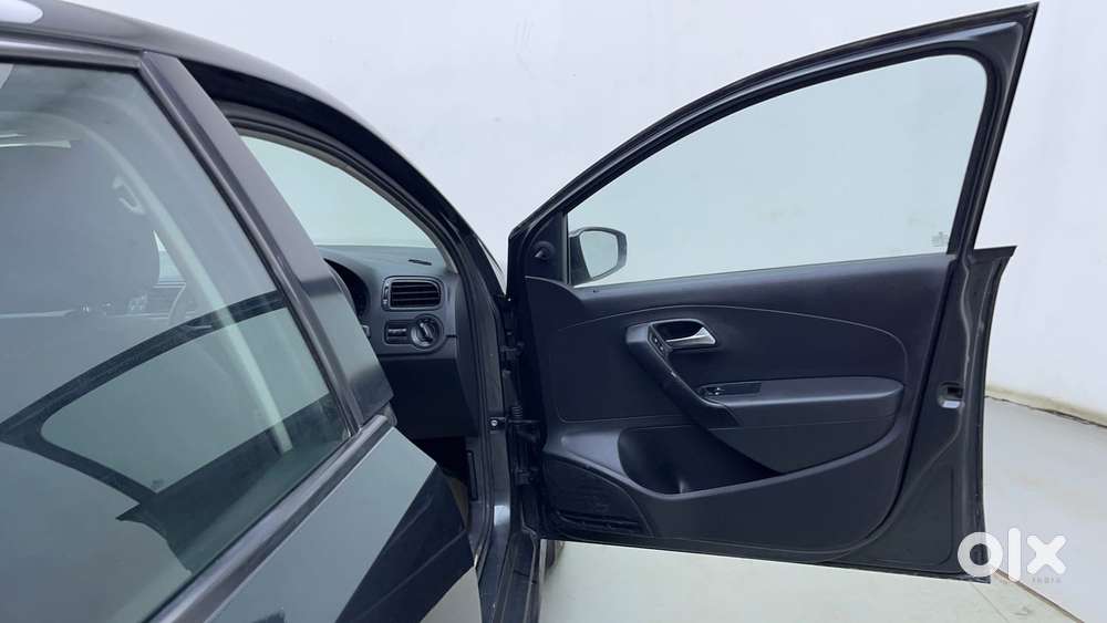Volkswagen Polo Petrol Trendline 1.2l, 2015, Petrol