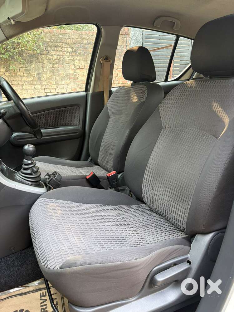 Maruti Suzuki Ritz Vxi, 2013, Petrol