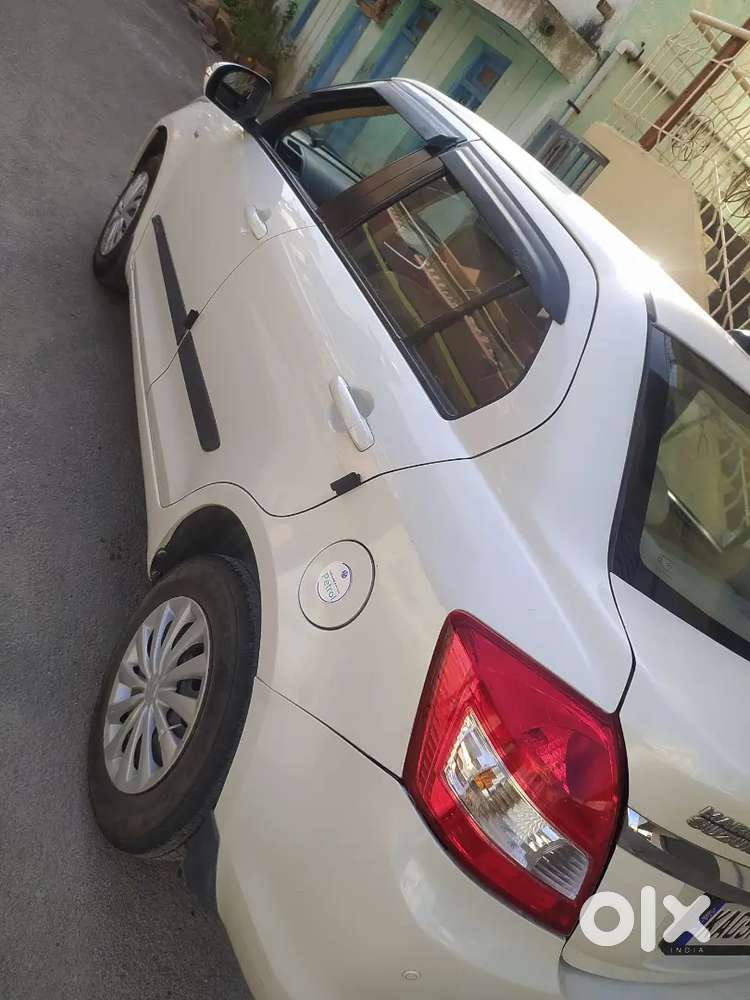 Maruti Suzuki Dzire 2015 Petrol 85000 Km Driven