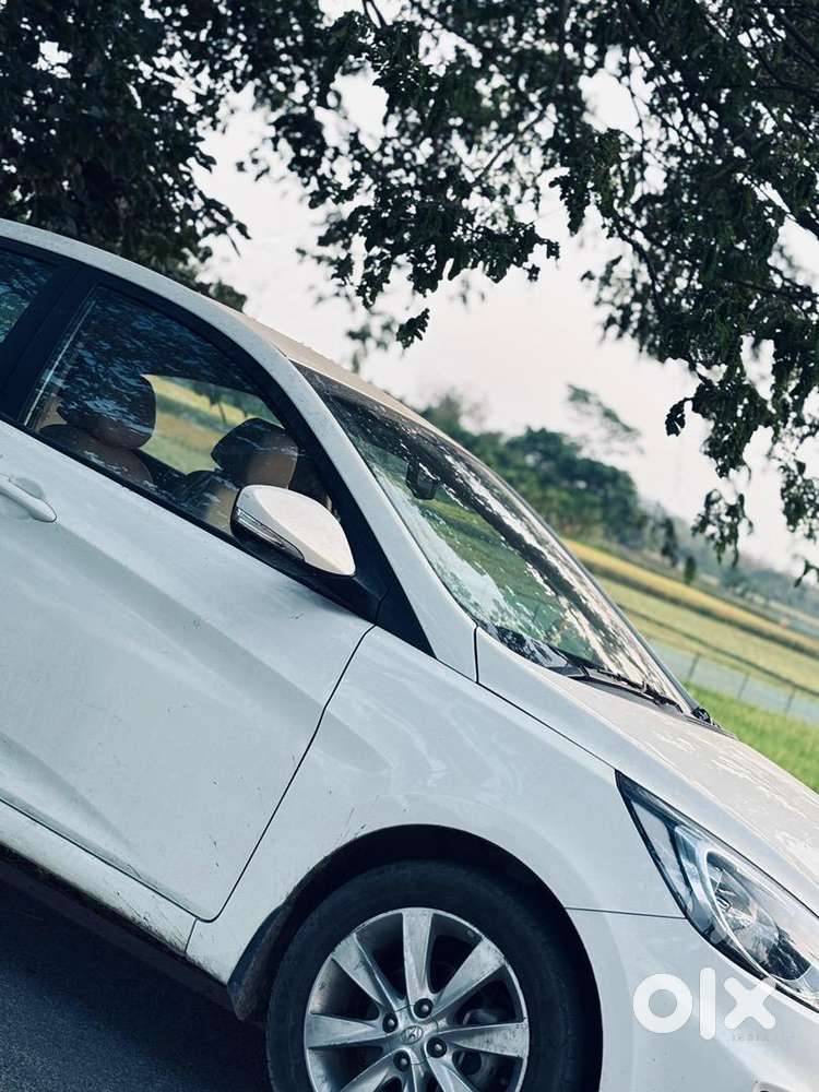 Hyundai Fluidic Verna 2013 Petrol 80000 Km Driven