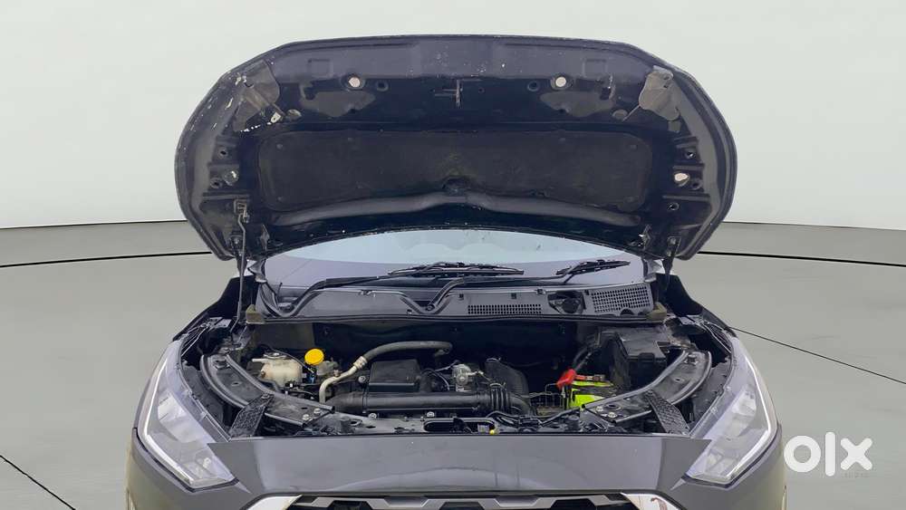 Nissan Magnite 1.0 Xv, 2021, Petrol
