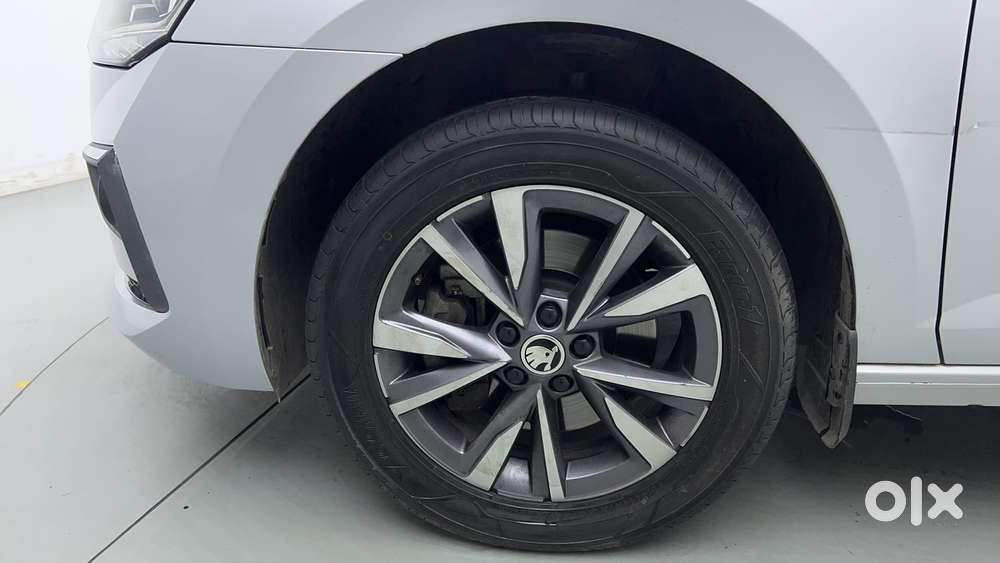 Skoda Slavia Style 1.0l Tsi Mt, 2022, Petrol