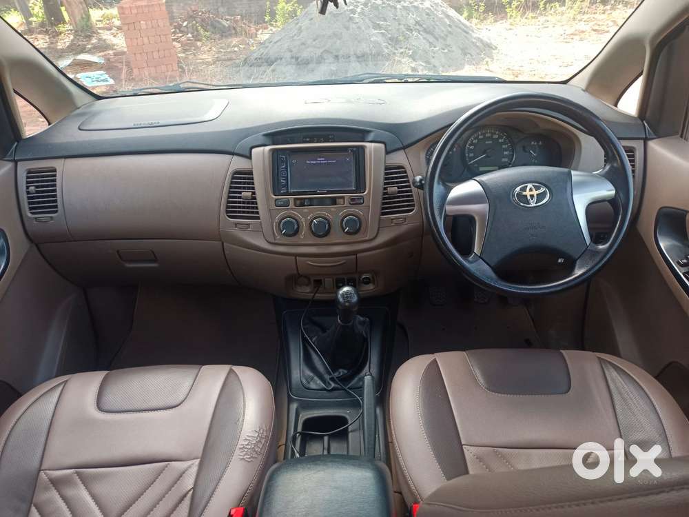 Toyota Innova 2.5 G (diesel) 7 Seater Bs Iv, 2015, Diesel