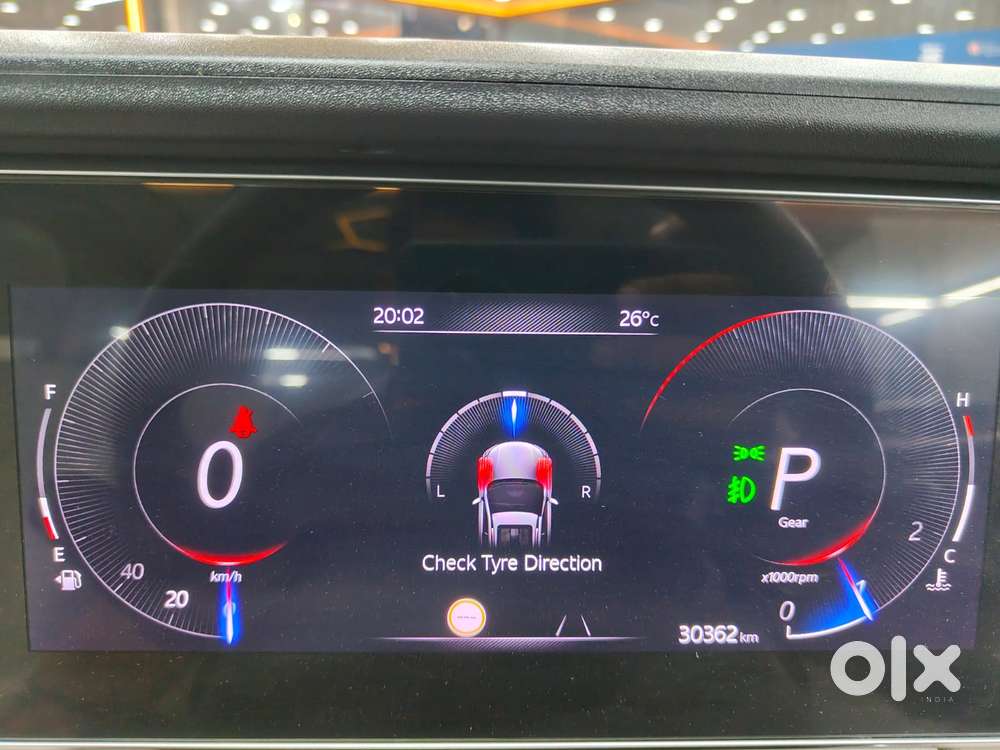 Mahindra Xuv700 2.0 Ax 7 Petrol At Luxury Pack Str, 2022, Petrol