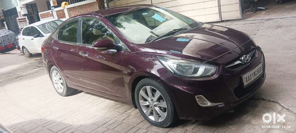 Hyundai Fluidic Verna 1.6 Vtvt Sx, 2011, Petrol