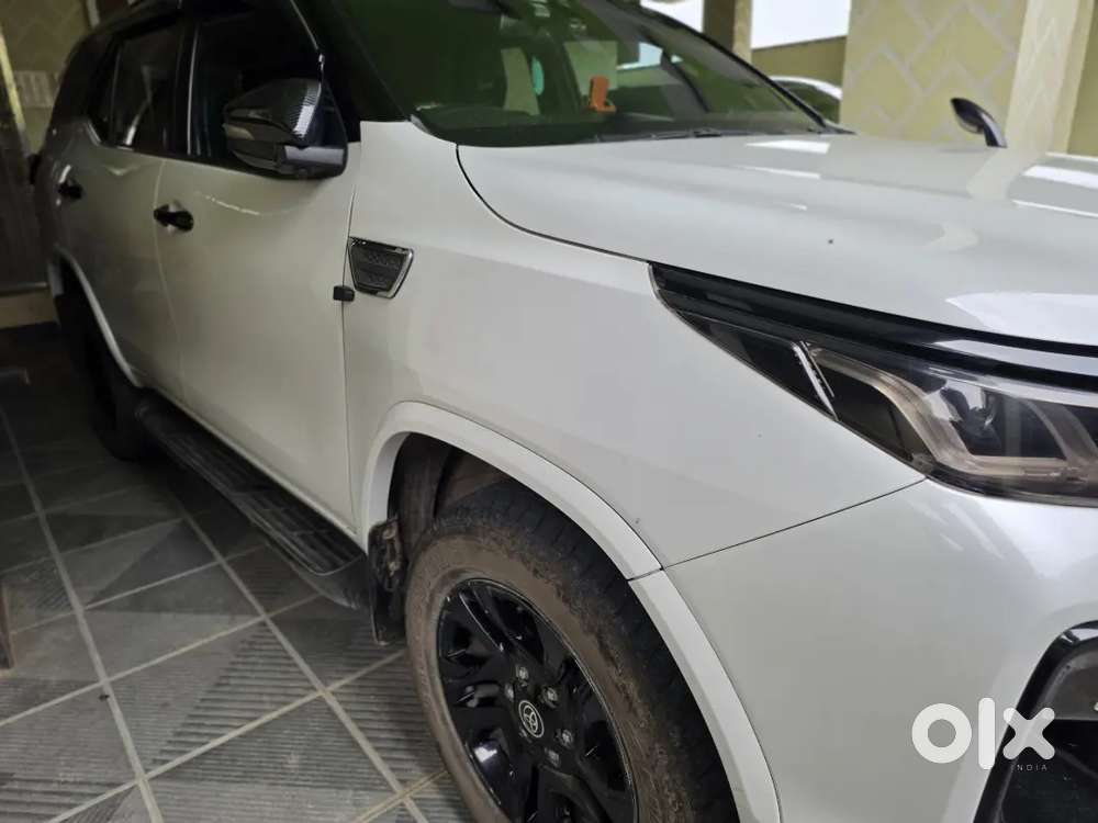 Toyota Fortuner Legender 2023