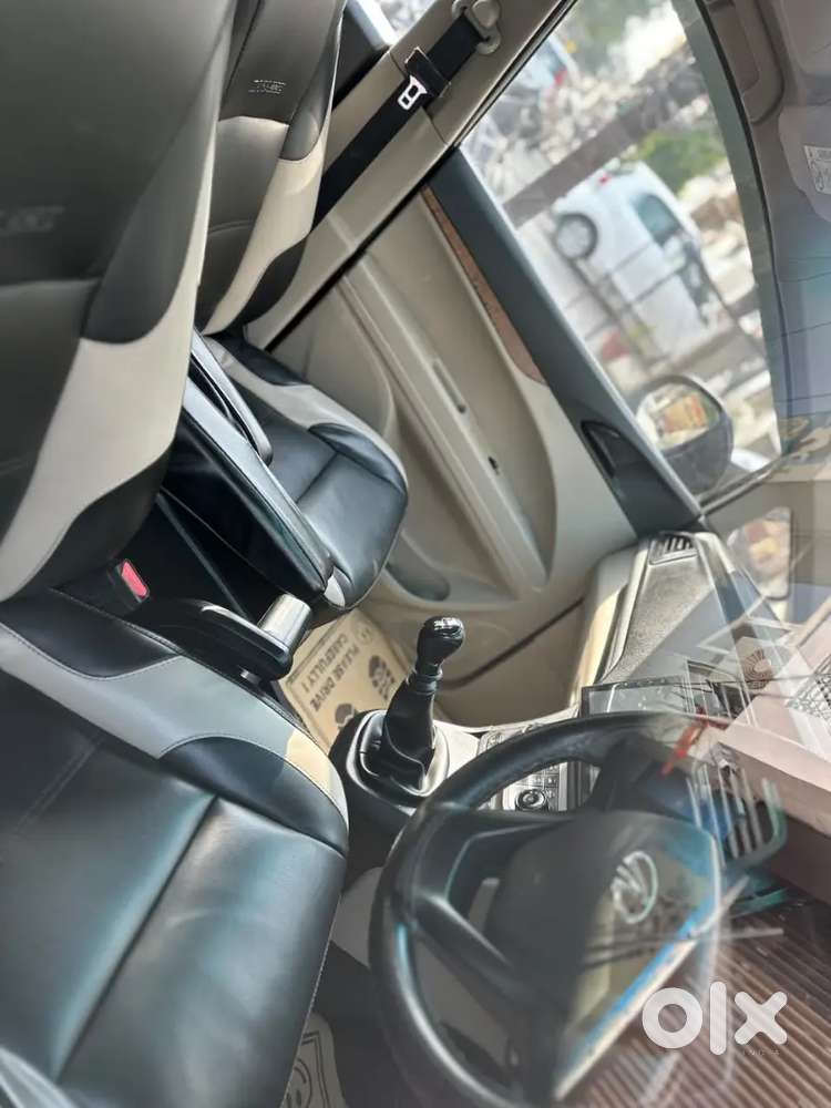 Mahindra Marazzo Diesel 2019 7seater Car