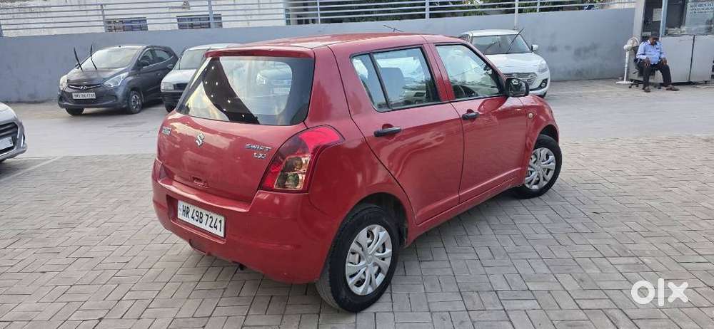 Maruti Suzuki Swift Lxi Bsiv, 2010, Petrol