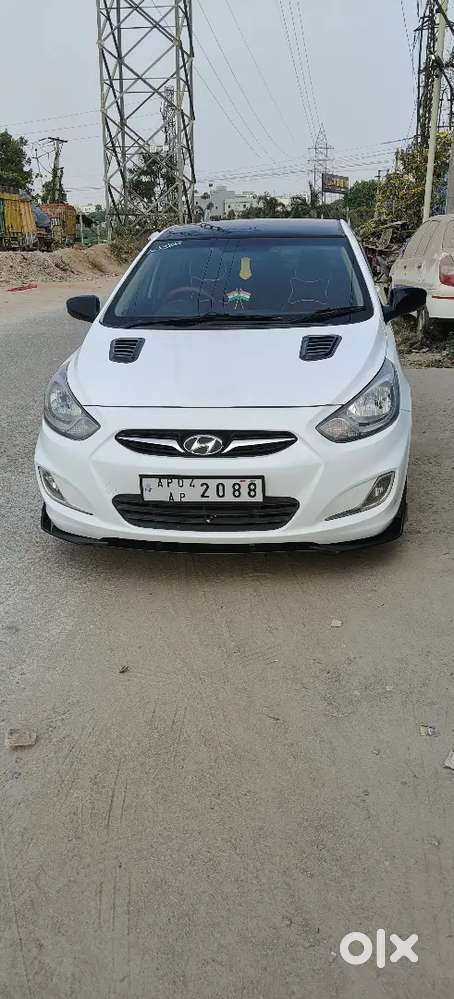Verna Fludic 2012 Model Diesel 76583 Km Driven Manual Tra Fully  Modif