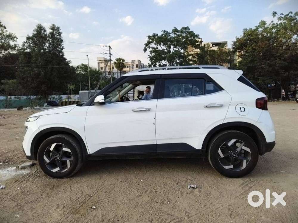 Hyundai Venue Sx(o) Knight Edition Mt, 2022, Diesel
