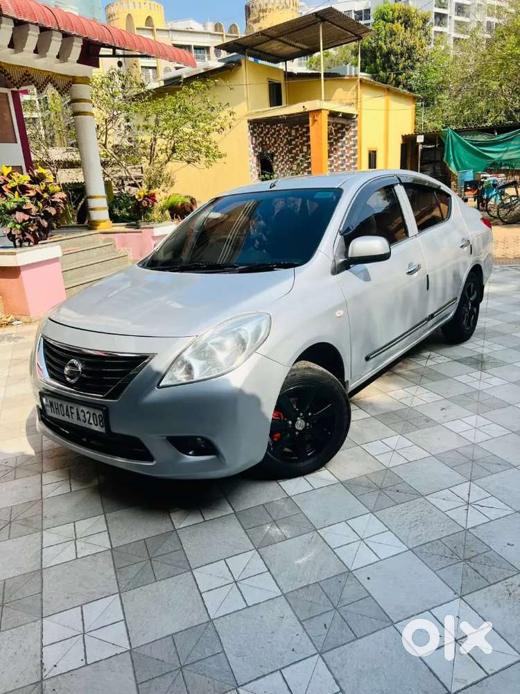 Nissan Sunny 2011