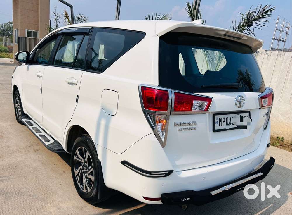 Toyota Innova Crysta 2.4 Gx Limited Edition At 8 Str, 2023, Petrol