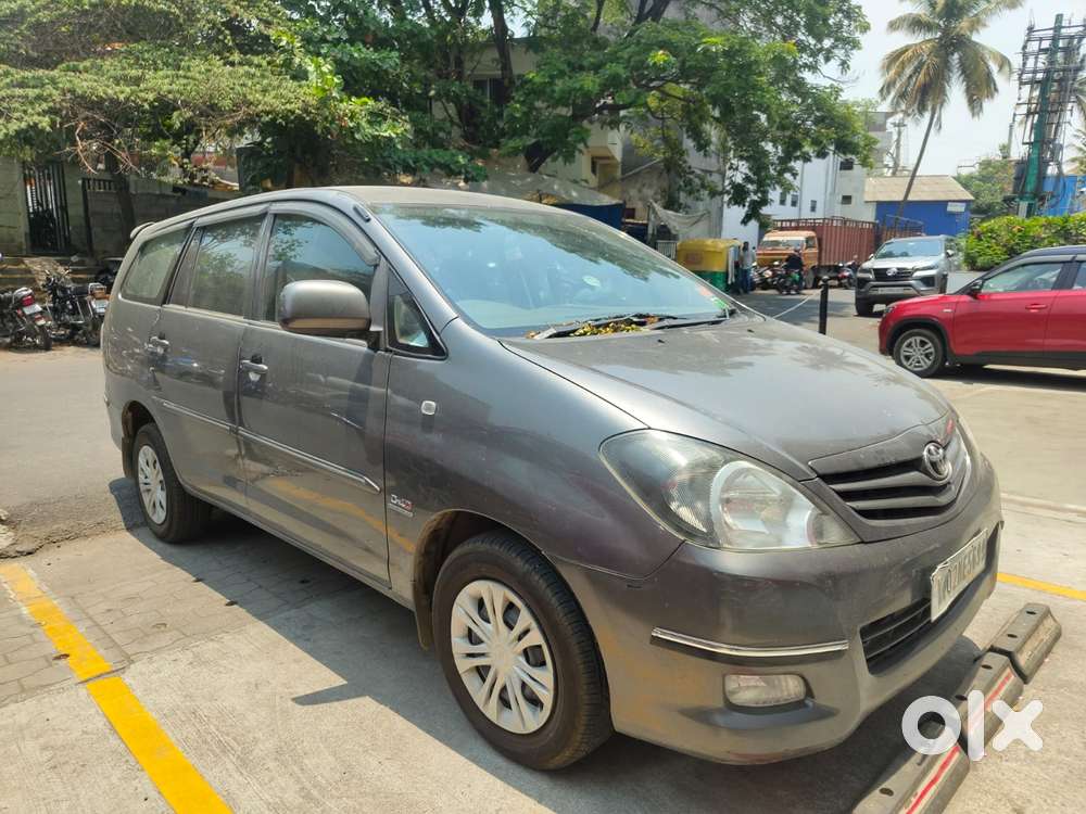 Toyota Innova 2.5 Vx 8 Seater Bs Iv, 2010, Diesel