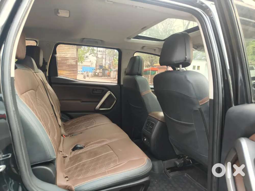 Mahindra Scorpio-n 2023 Diesel Well Maintained, Sunroof Black Colour