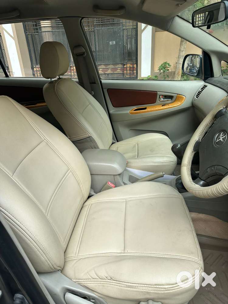 Toyota Innova 2004-2011 2.5 V Diesel 8-seater, 2009, Diesel