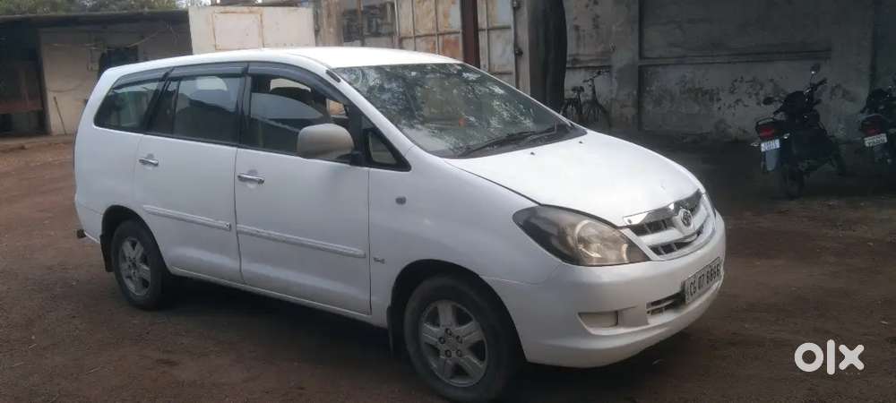 Innova 1st Owner Top Model Roof Ac Alloywheel 15 Ka Average No Work