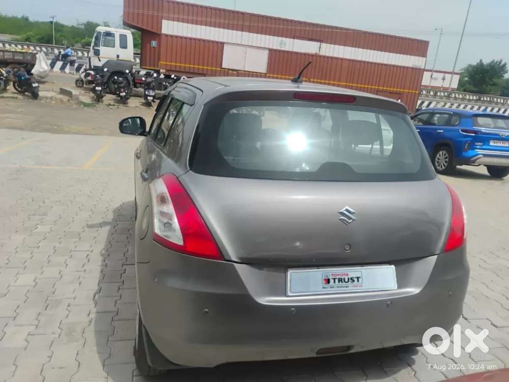 Maruti Suzuki Swift Vxi Optional, 2017, Petrol