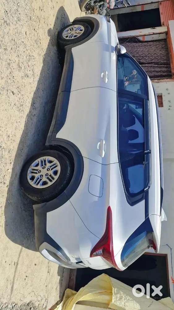 Kia Carens Luxury Car