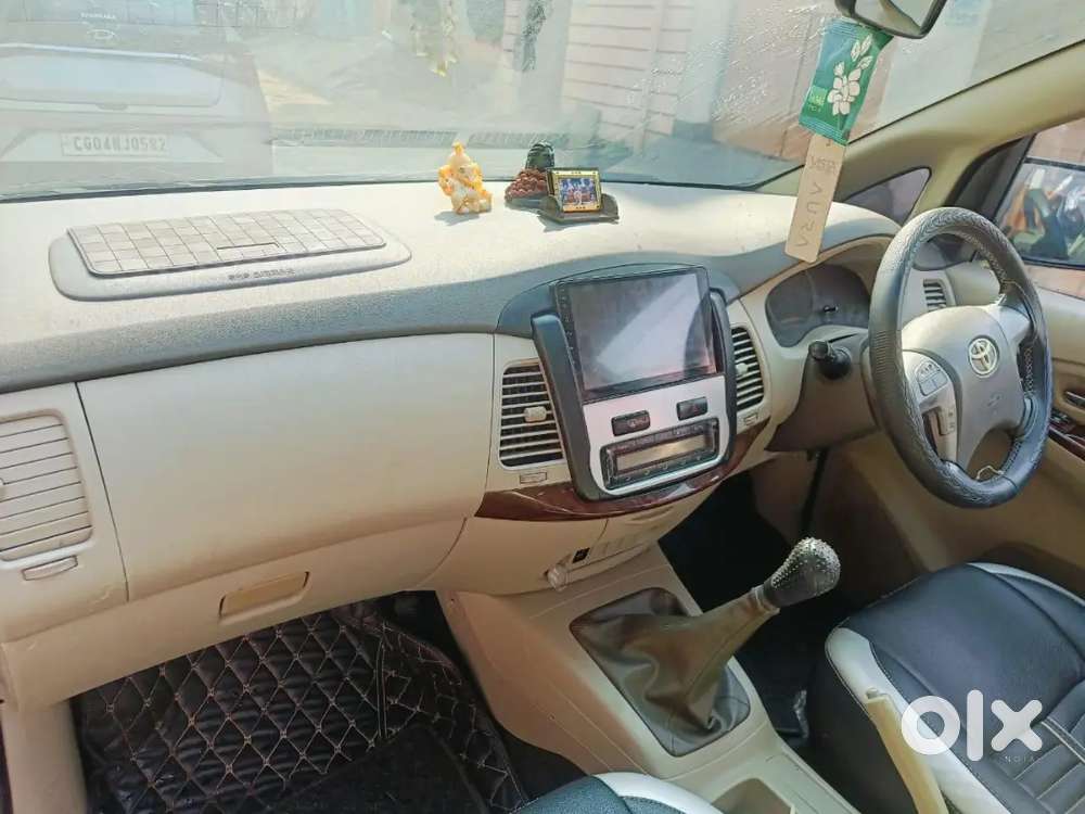 Good Condition Car  Tap Modal Innova 2014