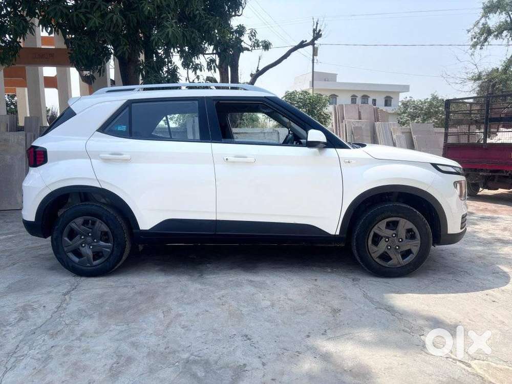 Hyundai New Venue Se, 2023, Petrol