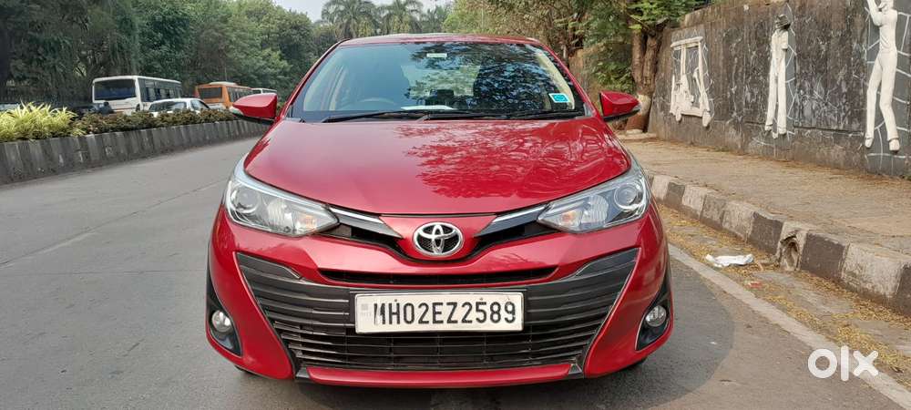 Toyota Yaris V Cvt, 2018, Petrol