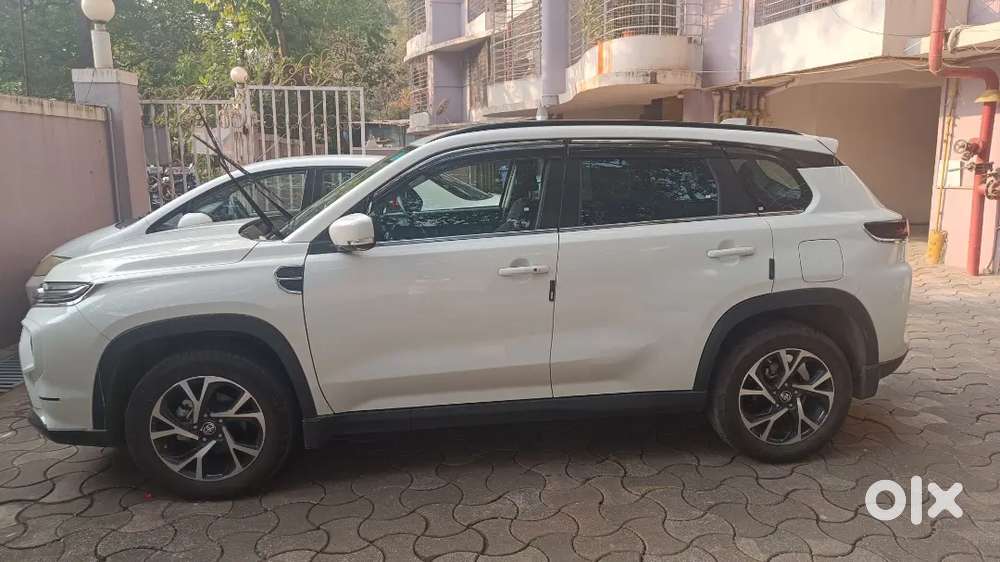Brand New Toyota Urban Cruiser Hyryder 2025 Petrol 4700 Km Driven