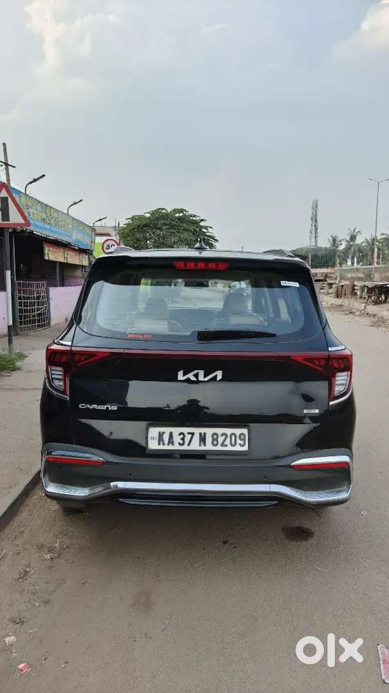Kia Carens 2023 Diesel Well Maintained (urgent Sale)