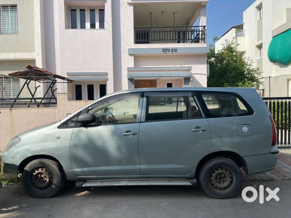 Toyota Innova 2005 Petrol Well Maintained