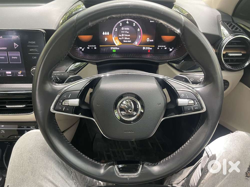 Skoda Slavia 1.0 Tsi Style At, 2023, Petrol
