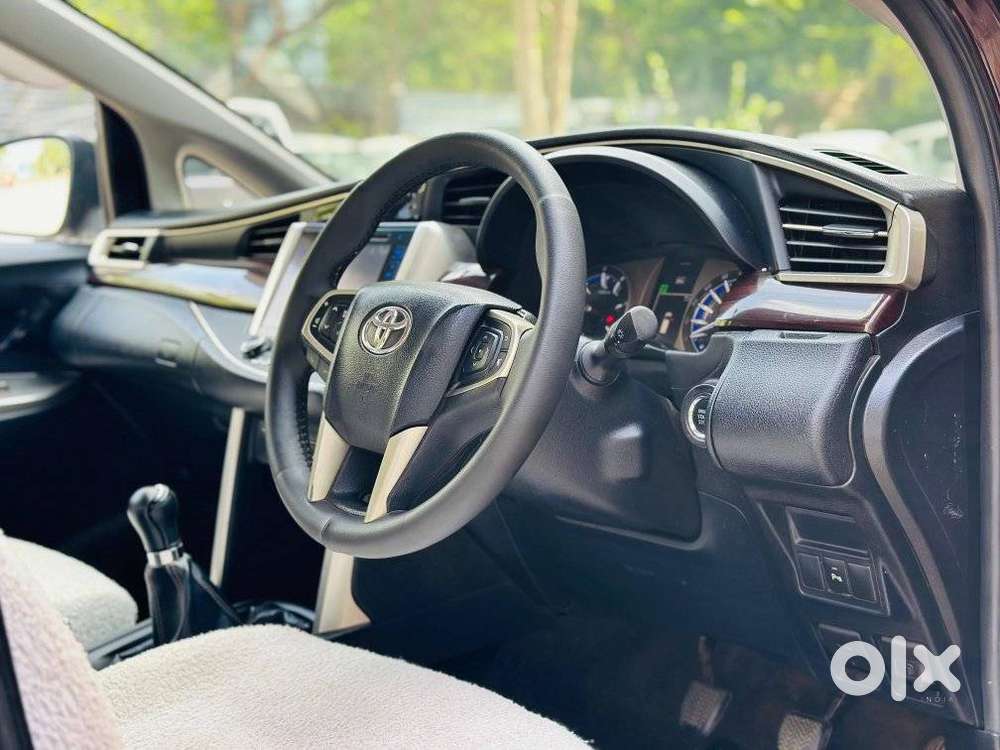 Toyota Innova Crysta 2.4 V 7 Str, 2016, Diesel