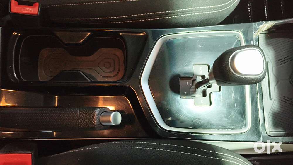 Mahindra Xuv 3xo Ax5 1.5 Diesel Autoshift Plus, 2024, Diesel