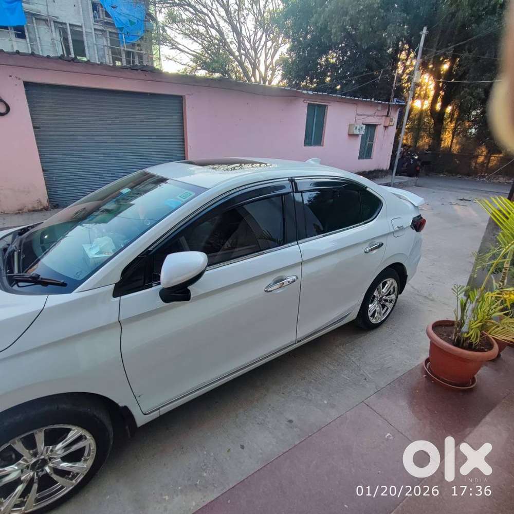 White Top End Automatic Petrol Honda City Car 5th Generation Zx Cvt I