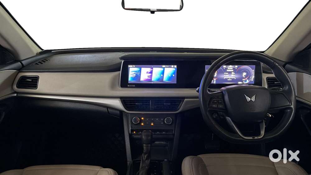 Mahindra Xuv700 2.0 Ax 5 Petrol At Str, 2022, Petrol