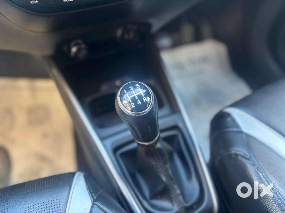 Maruti Suzuki Xl6 1.5 Zeta Mt, 2022, Petrol
