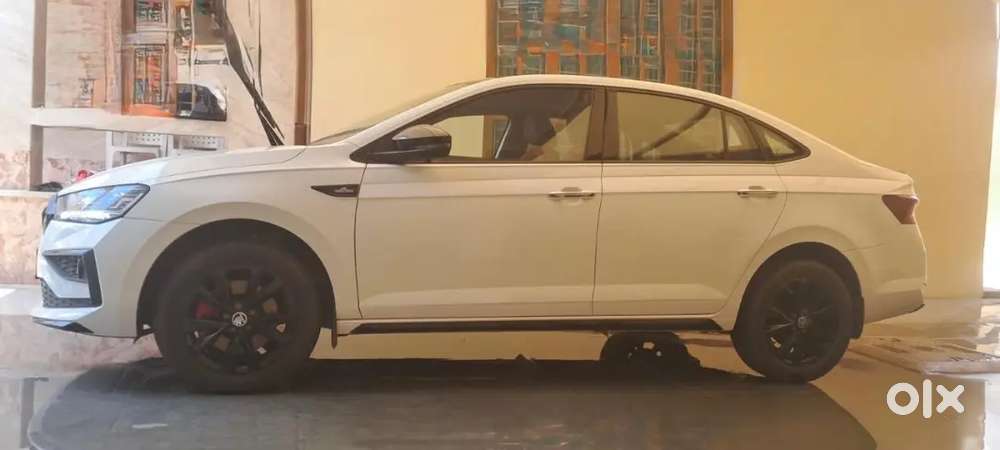 Skoda Slavia 2025 Petrol 5000 Km Driven Company Service