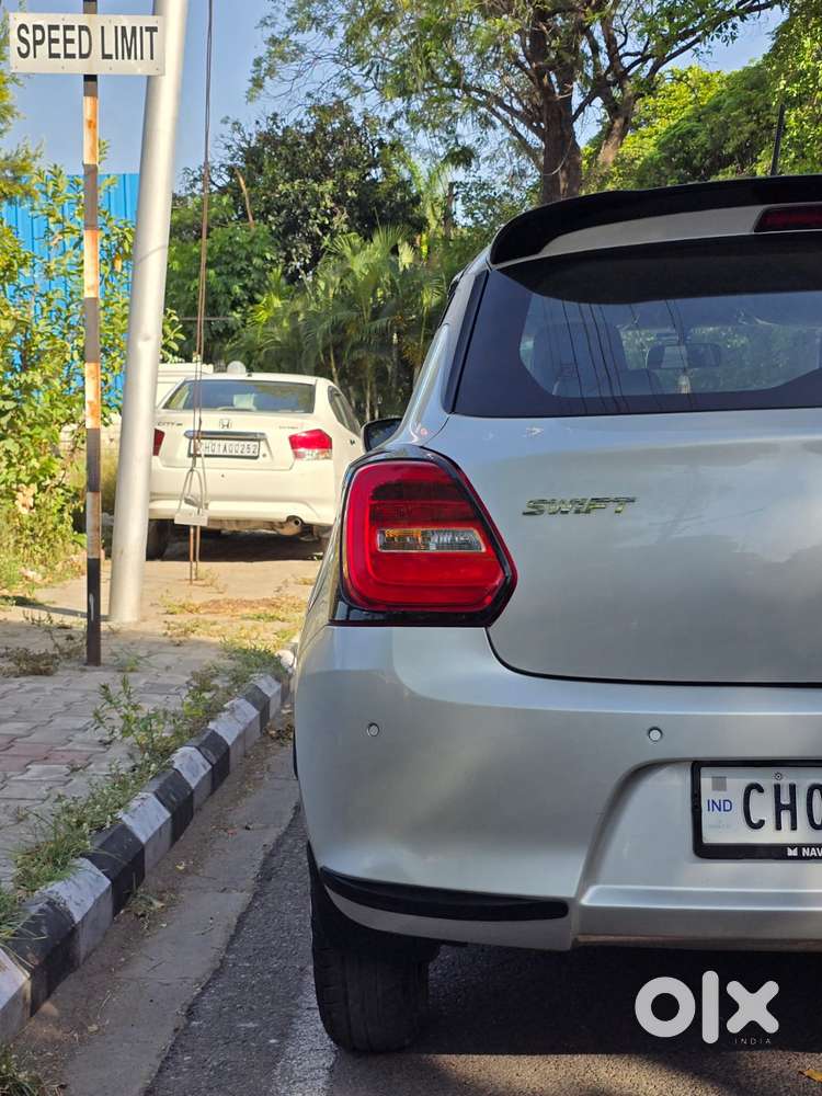 Maruti Suzuki Swift Vxi + Manual, 2023, Petrol