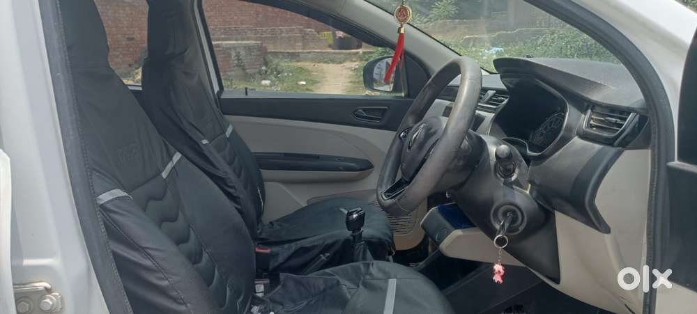 Renault Triber Rxt, 2022, Petrol