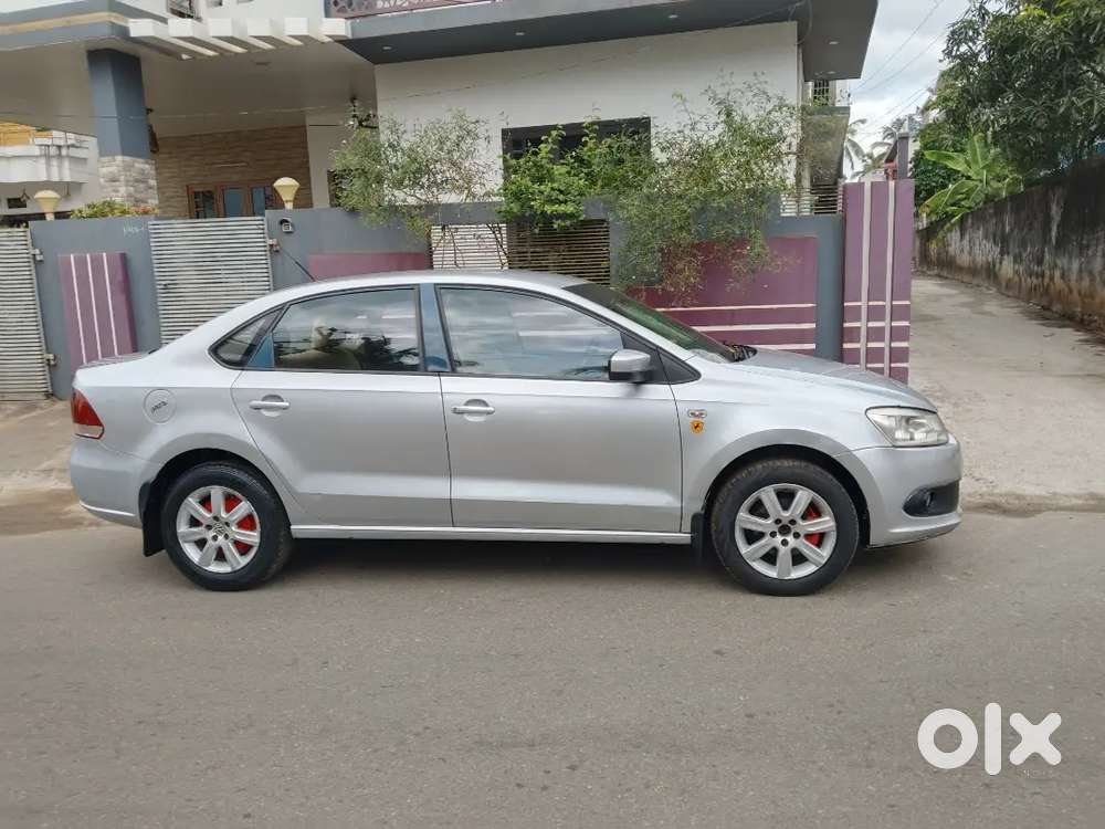 Volkswagen Vento Petrol Highline 2011