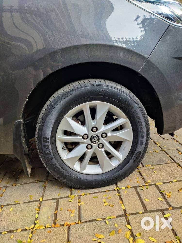 Toyota Innova Crysta 2.4 Gx Mt, 2017, Diesel