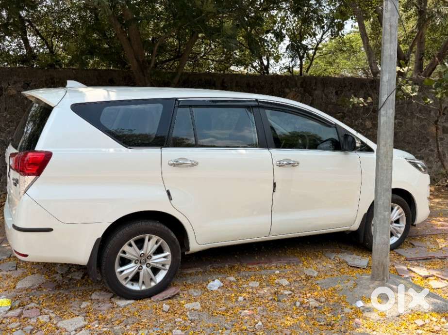 Toyota Innova Crysta 2.8 Z, 2016