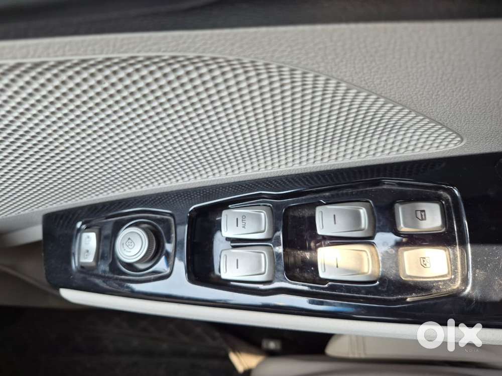 Mahindra Xuv300 W8 Option, 2022, Petrol